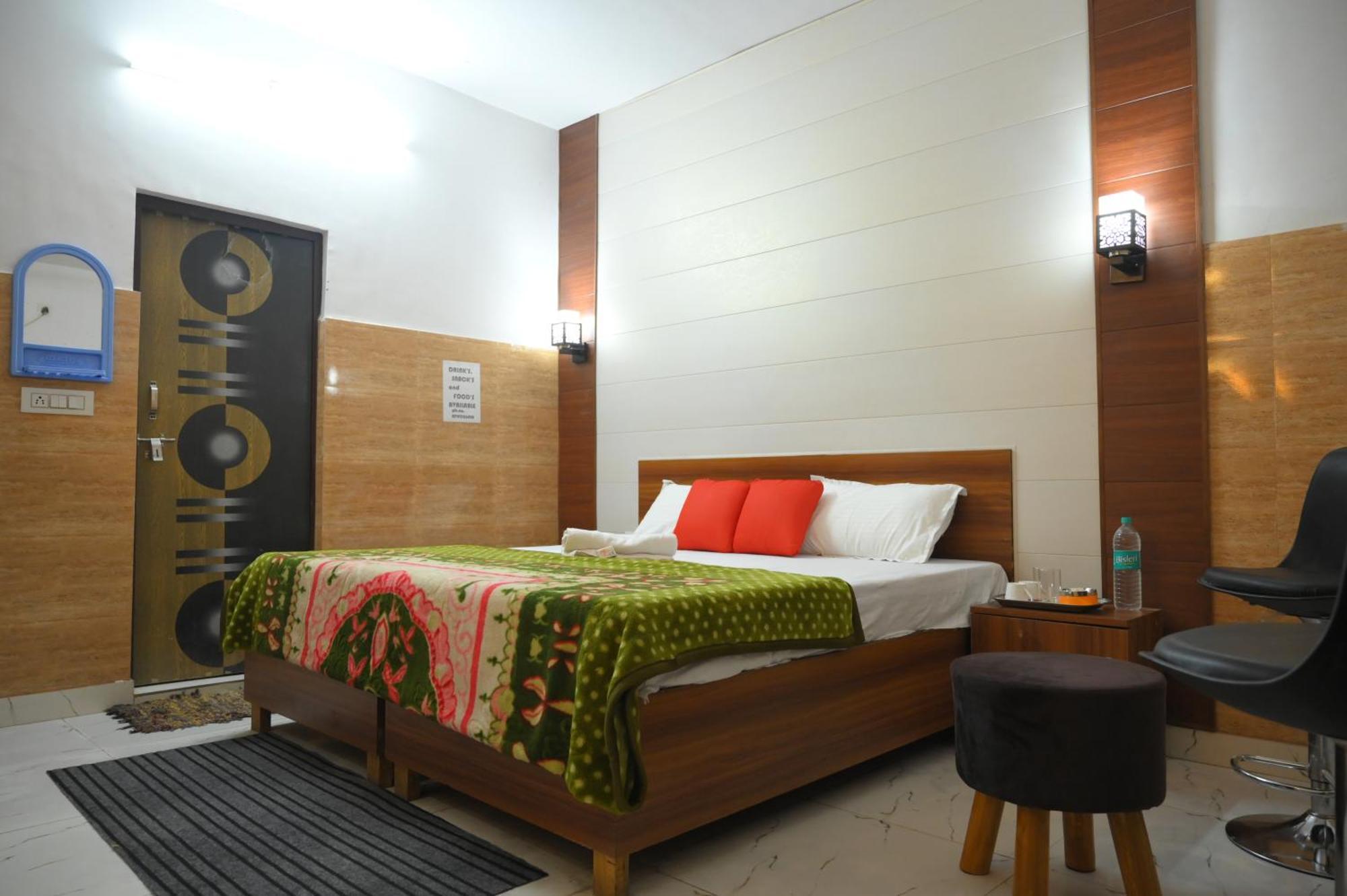 Hotel Starlight 메루트 외부 사진