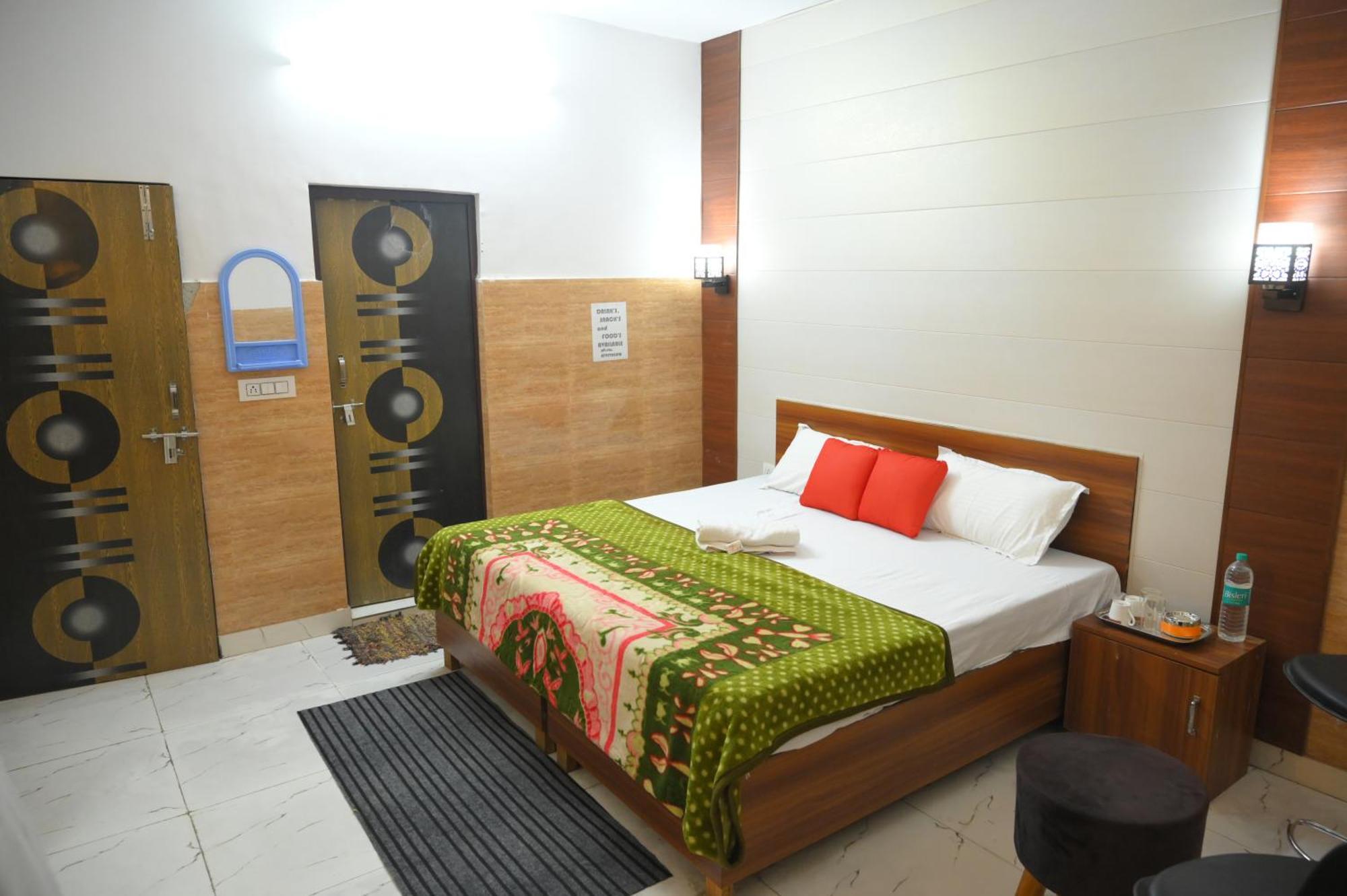 Hotel Starlight 메루트 외부 사진