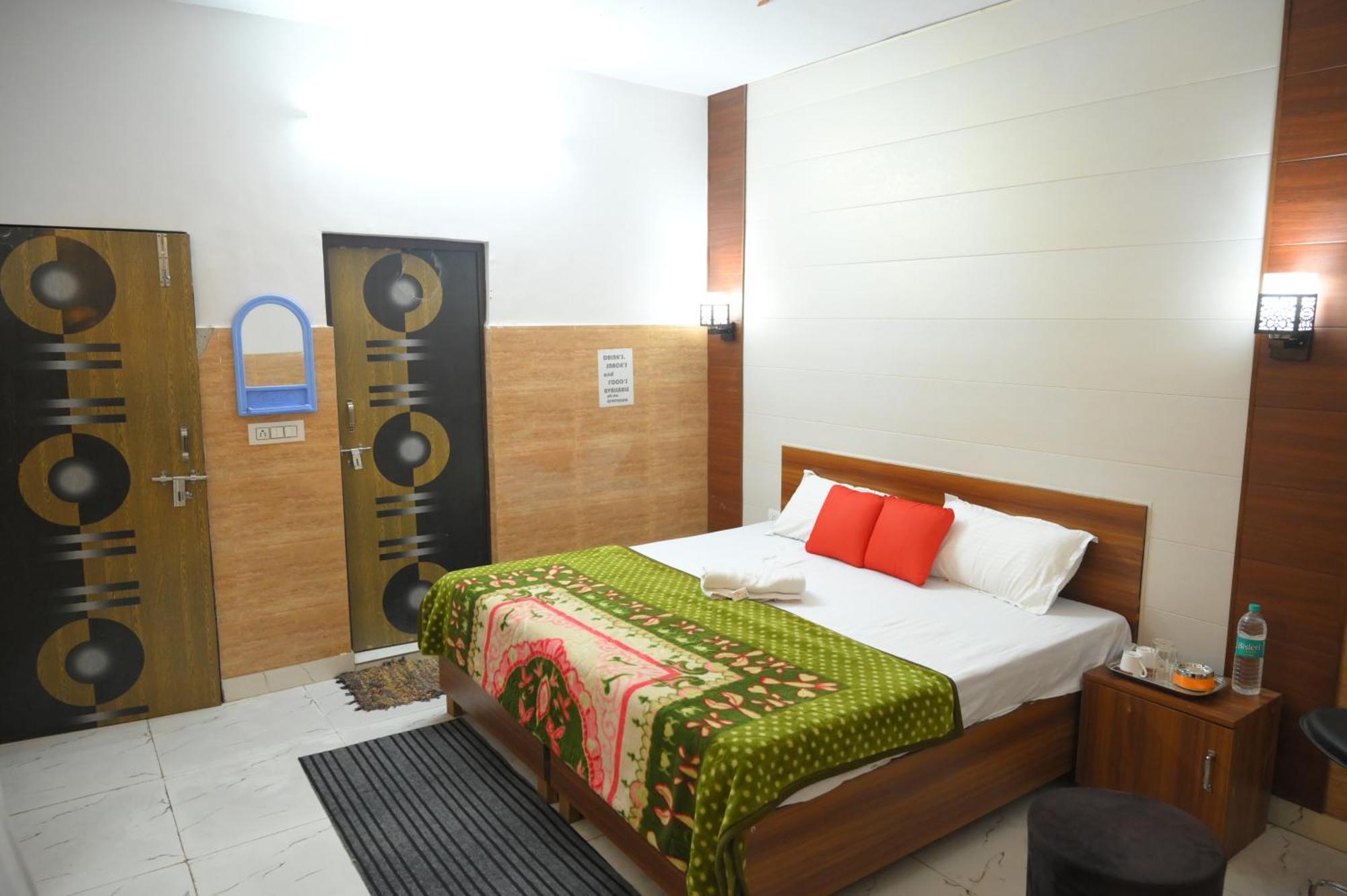 Hotel Starlight 메루트 외부 사진