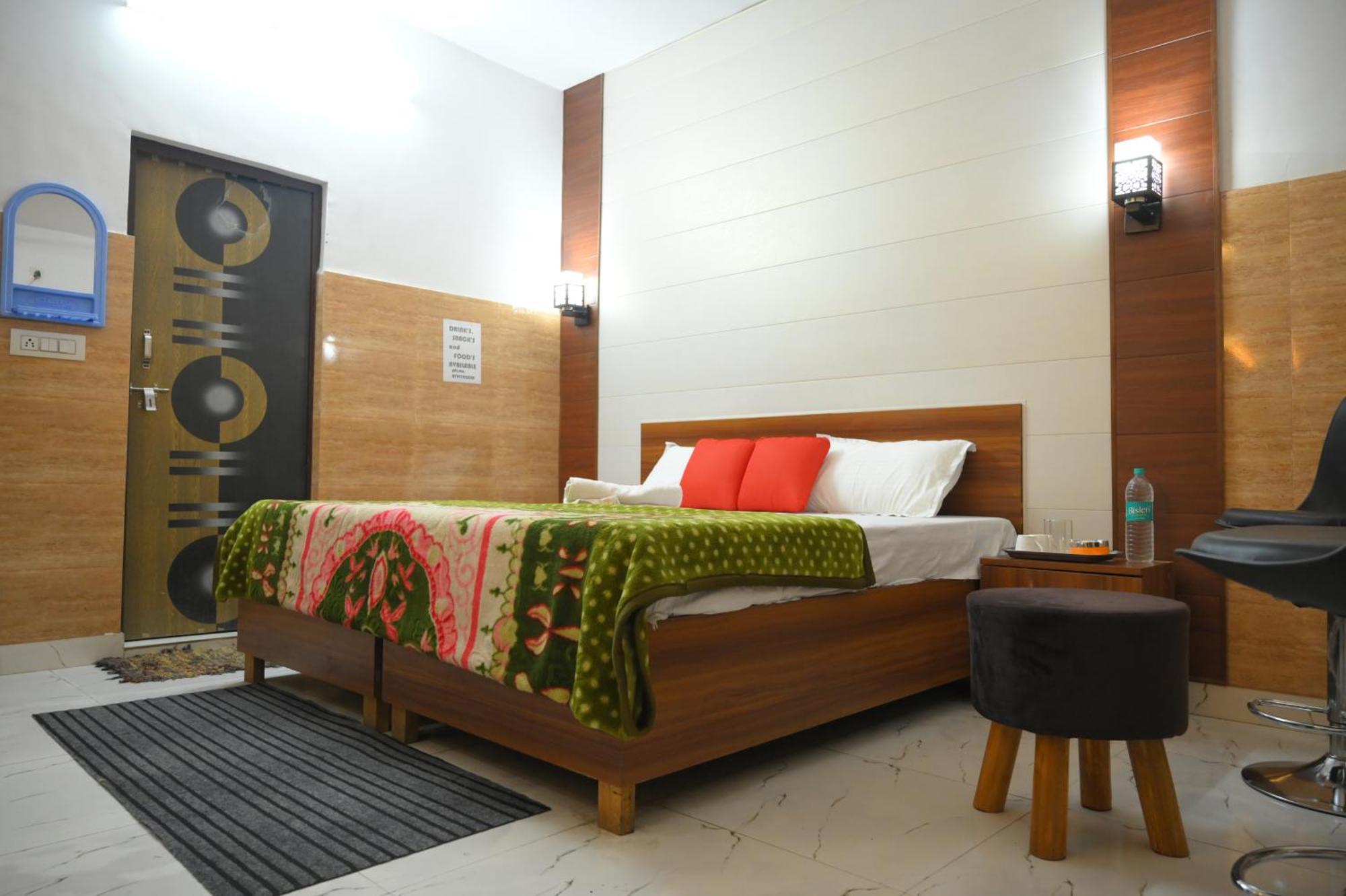 Hotel Starlight 메루트 외부 사진