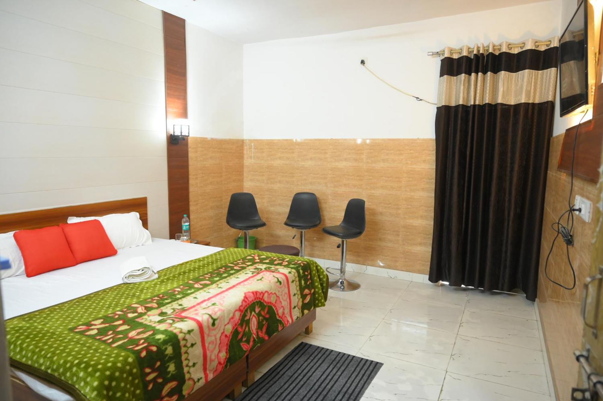 Hotel Starlight 메루트 외부 사진